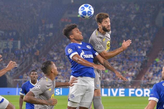 GER CL FC Schalke 04 vs FC Porto 18 09 2018 Veltins Arena Gelsenkirchen GER CL FC Schalke 04 vs FC Porto DFL regulations header with header image Weston McKennie 2 FC Schalke 04 Felipe Monteiro 28 FC postage nph Mauelshagen nph00321