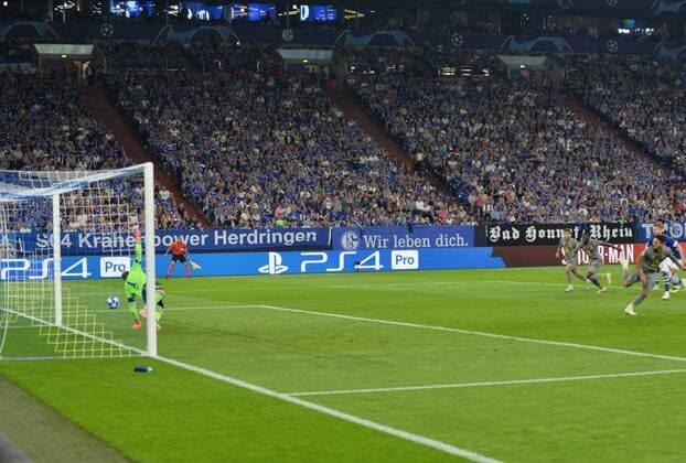 Football Champions League Group Stage 1 Gameday FC Schalke 04 FC Porto on 18 09 2018 in the Veltins Arena in Gelsenkirchen Alex Telles Porto misses a penalty on the right DFL Regulations prohibit any use of images as or sequences xTTx