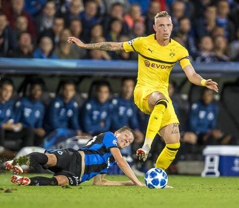 Football Champions League Season 2018 2019 Group Stage 1 Gameday Club Bruges Borussia Dortmund on 18 09 2018 in Jan Breydel Stadium in Bruges Belgium Bruges Hans Vanaken l and Dortmund Marius Wolf fight for the ball DFL REGULATIONS PROHIBIT ANY USE OF PHOTOGRAPH AS IMAGE SEQUENCES AND OR QUASI VIDEO Copyright: xKirchner DavidxInderliedx
