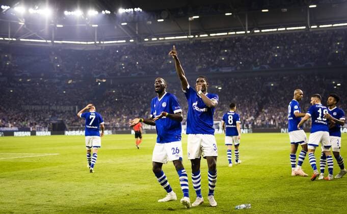 Gelsenkirchen 18 09 2018 Goalie Breel Embolo S04 Salif Sane S04 FC Schalke 04 FC Porto