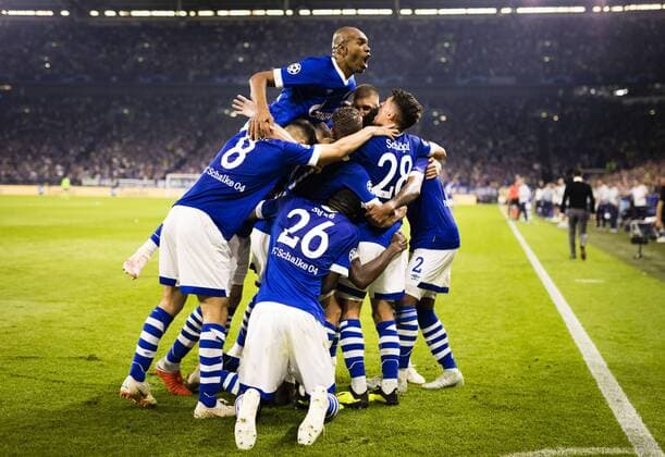 Gelsenkirchen 18 09 2018 Goal to Breel Embolo S04 Naldo S04 above FC Schalke 04 FC Porto