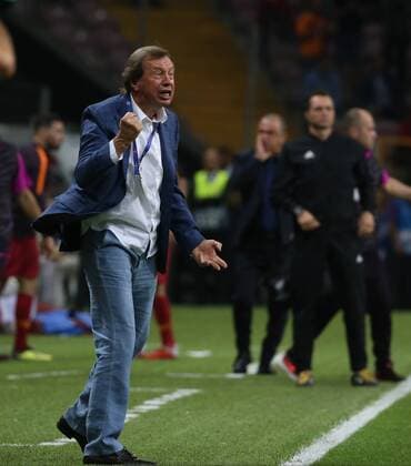 Coach Yuri Semin of Lokomotiv Moscow During the Champions league match between Galatasaray and Lokomotiv Moscow at Turk Telekom Stadium in Istanbul , Turkey on September 18 , 2018. 