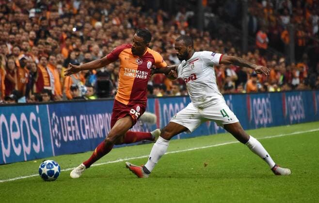 Galatasaray s Fernando and Lokomotiv Moscow s Manuel Fernandes during the Champions League, group D match between Galatasaray and Lokomotiv Moscow, at the Istanbul Turk Telekom Stadium, Turkey, Tuesday, Sept. 18, 2018. (  Copyright: DepoxPhotos 16117979