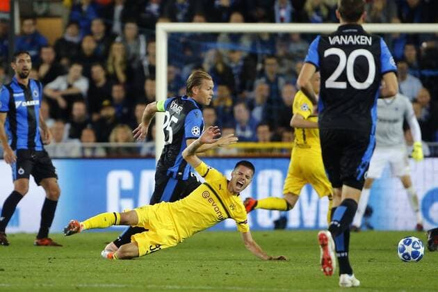 BRUGGE, BELGIUM - SEPTEMBER 18 : Ruud Vormer midfielder of Club Brugge and Julian Weigl defender of Borussia Dortmund pictured during the UEFA Champions League Group A stage match between Club Brugge and Borussia Dortmund at the Jan Breydel stadium on September 18, 2018 in Brugge, Belgium , 18 09 2018 FOOTBALL : Club Brugge v Borussia Dortmund - UEFA Ligue des champions - 18 09 2018 PHOTONEWS PANORAMIC  775218906
