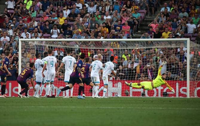 September 18, 2018 - Barcelona, Catalonia, Spain - Leo Messi scores during the match between FC Barcelona Barca and PSV Eindhoven, corresponding to the week 1 of the group stage of the UEFA Champions Leage, played at the Camp Nou Stadium, on 18th September, 2018, in Barcelona, Spain. UEFA Champions League FC Barcelona v PSV  - ZUMAn230 20180918_zaa_n230_447 Copyright: xJoanxVallsx