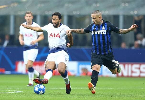 September 18, 2018 - Milan, Italy - FC Internazionale Milano v Tottenham Hotspur FC - UEFA Champions League Group B.Mousa Dembele of Tottenham Hotspur and Radja Nainggolan of FC Internazionale at San Siro Stadium in Milan, Italy on September 18, 2018. FC Internazionale v Tottenham Hotspur - UEFA Champions League Group B  - ZUMAn230 20180918_zaa_n230_296 Copyright: xMatteoxCiambellix