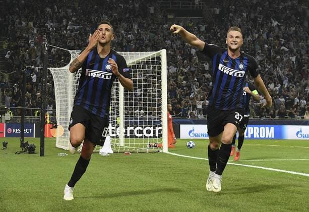 (180919) -- MILAN, Sept. 19, 2018 -- Inter Milan s Matias Vecino (L) celebrates during a UEFA Champions League group B match between FC Inter and Tottenham Hotspur, in Milan, Italy, Sept. 18, 2018. FC Inter won 2-1.) (SP)ITALY-MILAN-UEFA CHAMPIONS LEAGUE-INTER-HOTSPUR AlbertoxLingria 