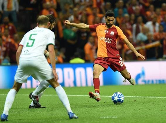 (180919) -- ISTANBUL, Sept. 19, 2018 -- Emre Akbaba (R) of Galatasaray shoots during the 2018-2019 UEFA Champions League Group D match between Turkey s Galatasaray and Russia s Lokomotiv Moscow in Istanbul, Turkey, on Sept. 18, 2018. Galatasaray won 3-0. ) (SP)TURKEY-ISTANBUL-SOCCER-UEFA CHAMPIONS LEAGUE-GALATASARAY VS LOKOMOTIV MOSCOW HexCanling 
