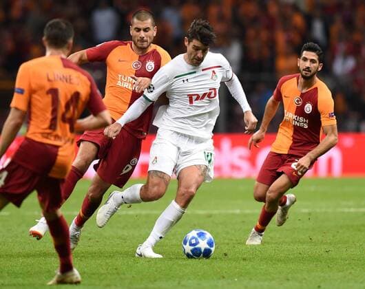 (180919) -- ISTANBUL, Sept. 19, 2018 -- Vedran Corluka (2nd R) of Lokomotiv Moscow competes during the 2018-2019 UEFA Champions League Group D match between Turkey s Galatasaray and Russia s Lokomotiv Moscow in Istanbul, Turkey, on Sept. 18, 2018. Galatasaray won 3-0. ) (SP)TURKEY-ISTANBUL-SOCCER-UEFA CHAMPIONS LEAGUE-GALATASARAY VS LOKOMOTIV MOSCOW HexCanling 