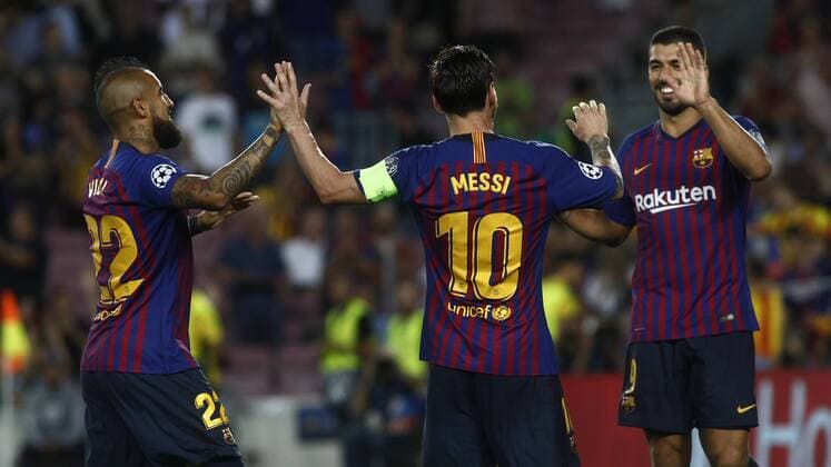 Sport Themen der Woche KW38 Sport Bilder des Tages Partido de la Champions League disputado entre Barcelona y PSV. En la imagen, Messi celebra un tanto con Vidal y Pique.Champions League match. Barcelona vs PSV. In this picture, Messi celebrates his goal with Vidal and Pique. 
