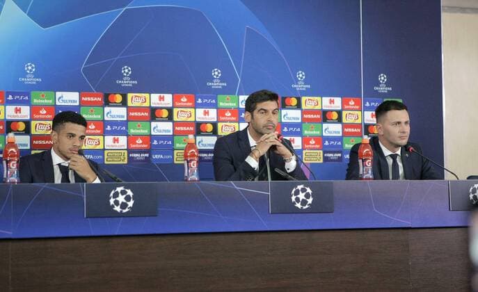 Midfielder Taison (L) and head coach of FC Shakhtar Donetsk Paulo Fonseca (C) attend a pre-match news conference ahead of the UEFA Champions League Group F fixture against TSG 1899 Hoffenheim, Kharkiv, northeastern Ukraine, September 18, 2018. The encounter is scheduled to take place at Kharkiv?s Metalist Stadium on September 19. Ukrinform. Pre-match news conference of Shakhtar, Hoffenheim in Kharkiv  Copyright: xVyacheslavxMadiyevskyyx