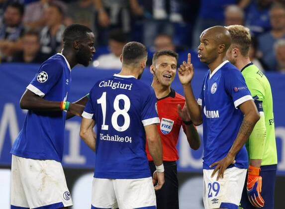 Gelsenkirchen Germany UEFA Champions League Matchday 1 Matchday 1 FC Schalke 04 FC Porto 1 1 in the Veltins Arena on Schalke in Gelsenkirchen on 18 09 2018 NALDO S04 2 v is annoyed about the referees wrong decision Gil MANZANO ESP 3 v re In accordance with the requirements of the DFL DFB UEFA FIFA is prohibited from exploiting or exploiting photos and footage taken in the stadium and or from the game in the form of sequence images and video-like photo galleries
