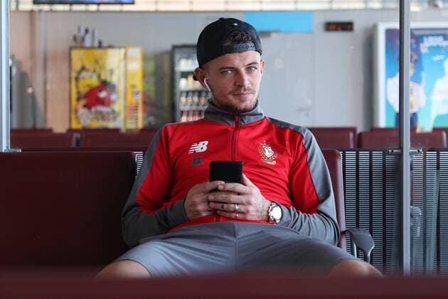 Standard s Maxime Lestienne pictured during the departure of Belgian soccer team Standard de Liege for Sevilla, Spain, Wednesday 19 September 2018 at Liege Airport. Tomorrow Standard will meet Spanish club Sevilla FC on day one of the UEFA Europa League group stage. BRUNOxFAHY  x05429114x