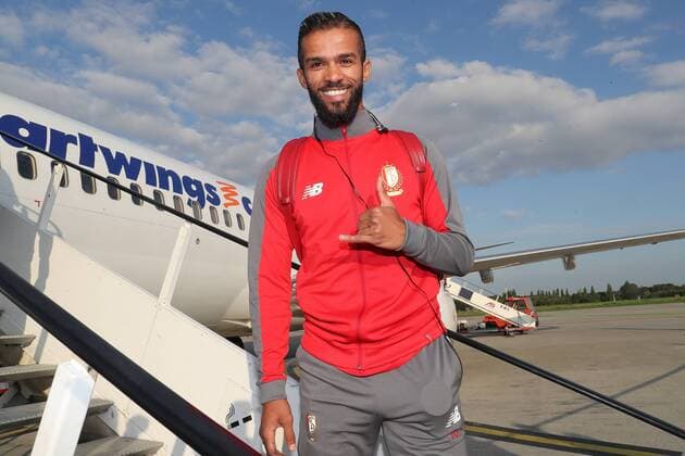 Standard s Mehdi Carcela pictured during the departure of Belgian soccer team Standard de Liege for Sevilla, Spain, Wednesday 19 September 2018 at Liege Airport. Tomorrow Standard will meet Spanish club Sevilla FC on day one of the UEFA Europa League group stage. BRUNOxFAHY  x05429098x