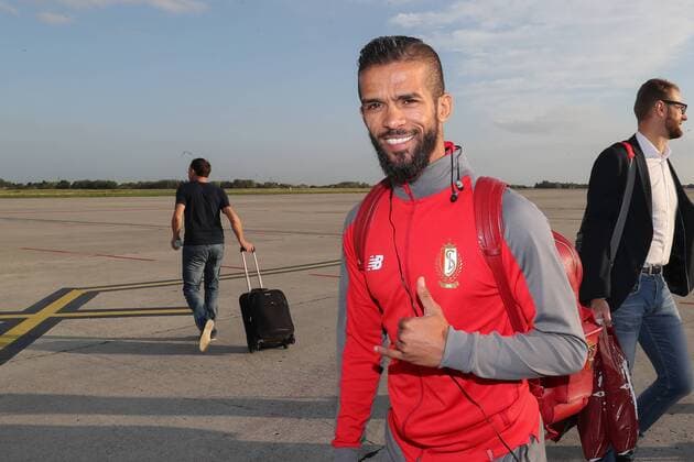 Standard s Mehdi Carcela pictured during the departure of Belgian soccer team Standard de Liege for Sevilla, Spain, Wednesday 19 September 2018 at Liege Airport. Tomorrow Standard will meet Spanish club Sevilla FC on day one of the UEFA Europa League group stage. BRUNOxFAHY  x05429100x