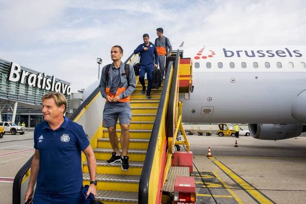 Anderlecht s Yevhenii Makarenko pictured at the arrival of Belgian soccer team RSC Anderlecht, Wednesday 19 September 2018 in Bratislava, Slovakia. Tomorrow Anderlecht will meet Slovakian club Spartak Trnava on day one of the UEFA Europa League group stage. JASPERxJACOBS  x05429148x