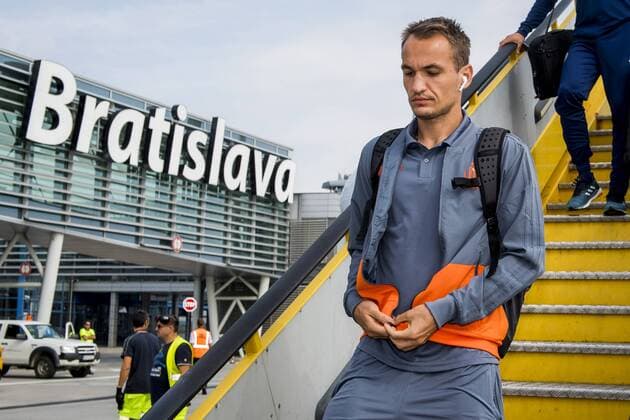 Anderlecht s Yevhenii Makarenko pictured at the arrival of Belgian soccer team RSC Anderlecht, Wednesday 19 September 2018 in Bratislava, Slovakia. Tomorrow Anderlecht will meet Slovakian club Spartak Trnava on day one of the UEFA Europa League group stage. JASPERxJACOBS  x05429149x