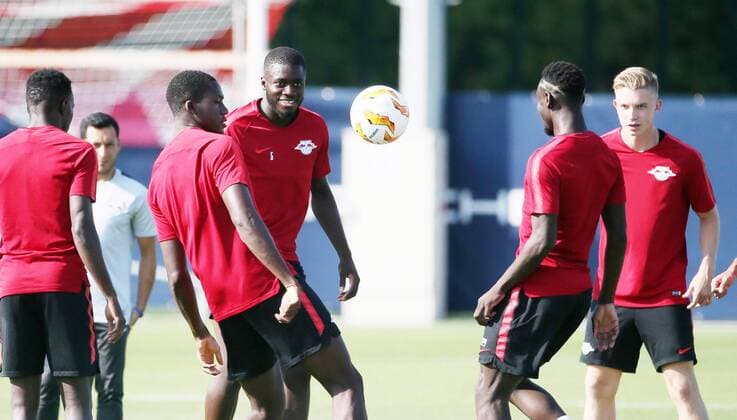 RB Leipzig Training Football Leipzig 19 09 2018 Red Bull Academy Football Rasenballsport Leipzig RB Leipzig Training before the Euroleague match against FC Salzburg Bild Balling with Ibrahima KonatŽ Konate Dayot Upamecano and Jean Kevin Augustin