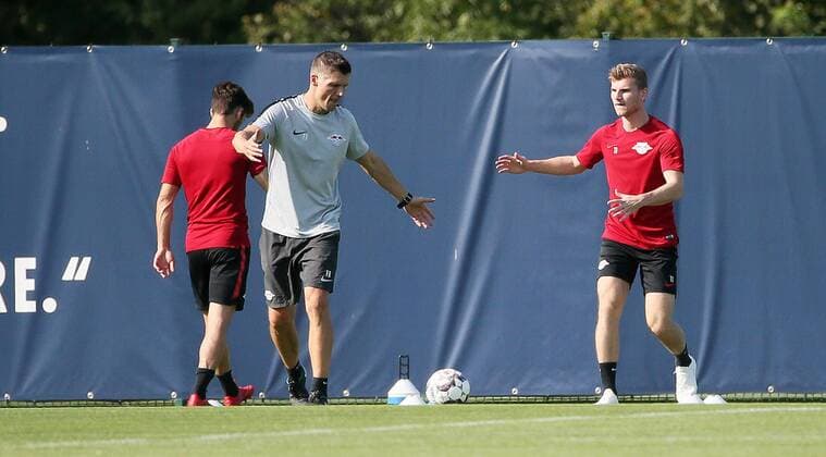 RB Leipzig Training Football Leipzig 19 09 2018 Red Bull Academy Football Rasenballsport Leipzig RB Leipzig Training before the Euroleague game against FC Salzburg In the picture individual training of Timo Werner re and Marcello Saracchi with athletic trainer Frank Roßner Rossner