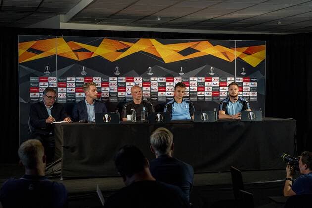 180919 Press officer Fredrik Stjernström Lasse Nielsen and Andreas Vindheim of Malmö FF during a practice and press conference with Malmö FF ahead of the Europa League match against Genk on September 19, 2018 in Genk Photo Ludvig Thunman BILDBYR N code LT 35537  Copyright: LUDVIGxTHUNMAN BB180919LT027