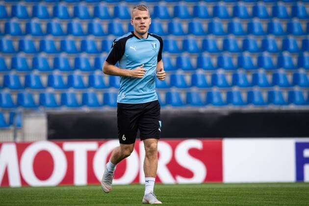 180919 Oscar Lewicki of Malmö FF during a practice and press conference with Malmö FF ahead of the European League match against Genk on September 19, 2018 in Genk Photo Ludvig Thunman BILDBYR N code LT 35537  Copyright: LUDVIGxTHUNMAN BB180919LT042
