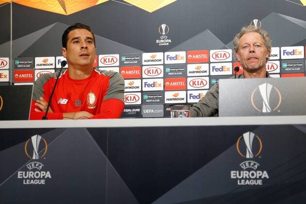Standard s Guillermo Ochoa and Standard s head coach Michel Preud homme pictured during a press conference PK Pressekonferenz of Belgian soccer team Standard de Liege, Wednesday 19 September 2018 in Sevilla, Spain. Tomorrow Standard will meet Spanish club Sevilla FC on day one of the UEFA Europa League group stage. BRUNOxFAHY  x05429424x