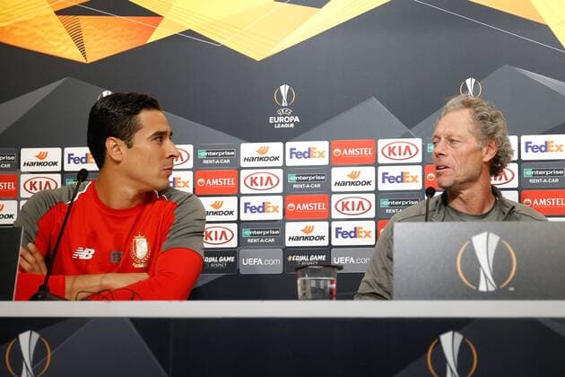 Standard s Guillermo Ochoa and Standard s head coach Michel Preud homme pictured during a press conference PK Pressekonferenz of Belgian soccer team Standard de Liege, Wednesday 19 September 2018 in Sevilla, Spain. Tomorrow Standard will meet Spanish club Sevilla FC on day one of the UEFA Europa League group stage. BRUNOxFAHY  x05429425x