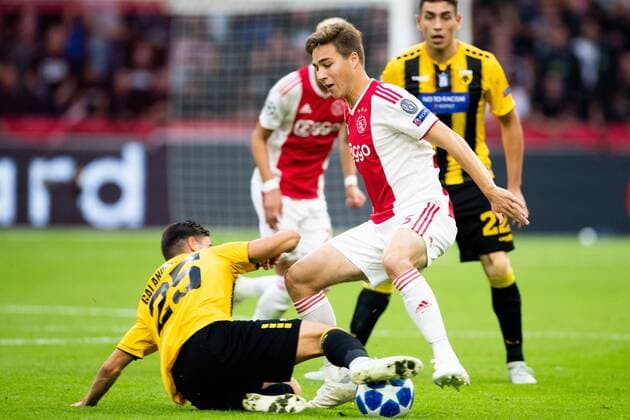 Kostas Galanopoulos of AEK Athens FC, Carel Eiting of Ajax during the UEFA Champions League group E match between Ajax Amsterdam and AEK FC at the Johan Cruijff Arena on September 19, 2018 in Amsterdam, The Netherlands UEFA Champions League 2018 2019 xVIxVIxImagesx xTomxBodexMultimediaxIVx 12172555