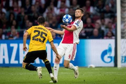 (L-R) Kostas Galanopoulos of AEK Athens, Klaas Jan Huntelaar of Ajax during the UEFA Champions League group E match between Ajax Amsterdam and AEK FC at the Johan Cruijff Arena on September 19, 2018 in Amsterdam, The Netherlands UEFA Champions League 2018 2019 xVIxVIxImagesx xRonaldxBonestrooxIVx 12172746