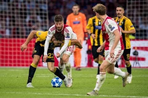 (L-R) Ezepuiel Ponce of AEK Athens, Lasse Schone of Ajax during the UEFA Champions League group E match between Ajax Amsterdam and AEK FC at the Johan Cruijff Arena on September 19, 2018 in Amsterdam, The Netherlands UEFA Champions League 2018 2019 xVIxVIxImagesx xRonaldxBonestrooxIVx 12172806