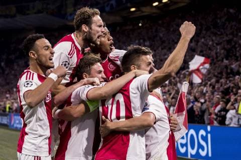 Sport Themen der Woche KW38 Sport Bilder des Tages AMSTERDAM, AFC Ajax - AEK Athens FC, football, Champions League, season 2018-2019, 19-09-2018, Stadium Johan Cruijff Arena, Ajax players are celebrating the 1-0 Ajax - AEK Athens  x2476733x