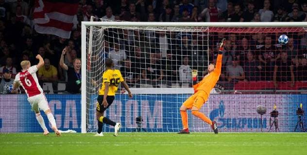 Amsterdam Netherlands 19 09 2018 UEFA Champions League 2018 19 Season Preliminary Round Group Stage Group E 1 Gameday Ajax Amsterdam AEK Athens Goal to 2 0 by Donny van de Beek Ajax Amsterdam DeFodi001
