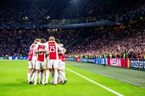 Frenkie de Jong of Ajax, Carel Eiting of Ajax, Kasper Dolberg of Ajax, Dusan Tadic of Ajax, Nico Tagliafico of Ajax during the UEFA Champions League group E match between Ajax Amsterdam and AEK FC at the Johan Cruijff Arena on September 19, 2018 in Amsterdam, The Netherlands UEFA Champions League 2018 2019 xVIxVIxImagesx xTomxBodexMultimediaxIVx 12173213