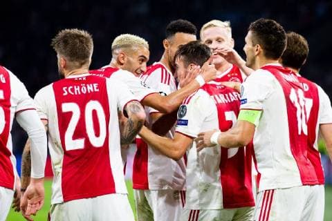 Lasse Schone of Ajax, Hakim Ziyech of Ajax, Noussair Mazraoui of Ajax, Nico Tagliafico of Ajax, Donny van de Beek of Ajax, Dusan Tadic of Ajax, Daley Blind of Ajax during the UEFA Champions League group E match between Ajax Amsterdam and AEK FC at the Johan Cruijff Arena on September 19, 2018 in Amsterdam, The Netherlands UEFA Champions League 2018 2019 xVIxVIxImagesx xTomxBodexMultimediaxIVx 12173214