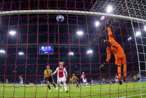 AMSTERDAM, AFC Ajax - AEK Athens FC, football, Champions League, season 2018-2019, 19-09-2018, Stadium Johan Cruijff Arena, AEK Athens goalkeeper Vassilis Barkas (R) misses the ball, 3-0 Ajax Ajax - AEK Athens  x2476935x