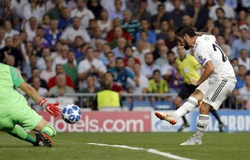 Soccer match between Real Madrid and Rome of the Champions League 2018 2019 held at the Santiago Bernabeu stadium in Madrid Photo Jose Cuesta 261 Cordon Press Isco  xJosexLuisxCuestax xx