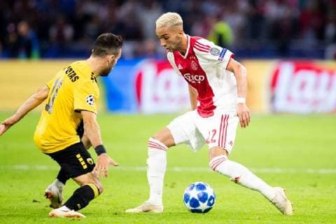 Yannis Gianniotas of AEK Athens FC, Hakim Ziyech of Ajax during the UEFA Champions League group E match between Ajax Amsterdam and AEK FC at the Johan Cruijff Arena on September 19, 2018 in Amsterdam, The Netherlands UEFA Champions League 2018 2019 xVIxVIxImagesx xTomxBodexMultimediaxIVx 12173454