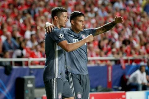 Robert Lewandowski Bayern Munich 9 James Rodriguez Bayern Munich 11 Rejoicing after 0 1 Bayern Munich vs Benfica Lisbon Soccer Champions League Group stage 19 09 2018 Bayern Munich vs Benfica Lisbon Soccer Champions League Group stage 19 09 2018 Lisbon Copyright: xLanger Eibner-Pressefotox EP_HLR