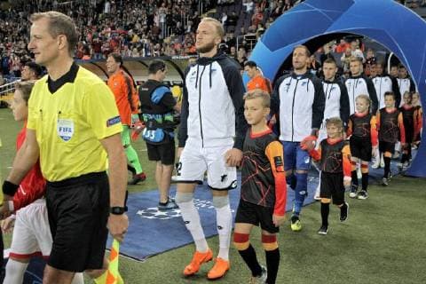 Midfielder Kevin Vogt of TSG 1899 Hoffenheim leads his team onto the pitch before the UEFA Champions League Group F match against FC Shakhtar Donetsk at the Metalist Stadium, Kharkiv, northeastern Ukraine, September 19, 2018. Ukrinform. Shakhtar vs. Hoffenheim in Kharkiv  Copyright: xVyacheslavxMadiyevskyyx