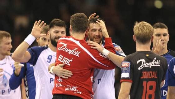 Photo victory cheers Zagreb brother Senjamin Buric congratulates keeper Benjamin red handball men 1 Bundesliga on Wed 19 09 2018 Flensburg HC Zagreb