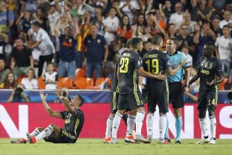 VALENCIA, 19-09-2018, Stadium Mestalla, season 2018 2019, Champions League football. Juventus player Cristiano Ronaldo gets a red card from Felix Brych (GER) and is sent off the pitch during the match Valencia CF - Juventus Valencia - Juventus  x2477190x