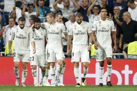 (L-R) Daniel Carvajal of Real Madrid, Gareth Bale of Real Madrid, Isco of Real Madrid, Toni Kroos of Real Madrid, Karim Benzema of Real Madrid, Raphael Varane of Real Madrid during the UEFA Champions League group G match between Real Madrid and AS Roma at the Santiago Bernabeu stadium on September 19, 2018 in Madrid, Spain UEFA Champions League 2018 2019 xVIxVIxImagesx xMauricexvanxSteenxIVx 12173918