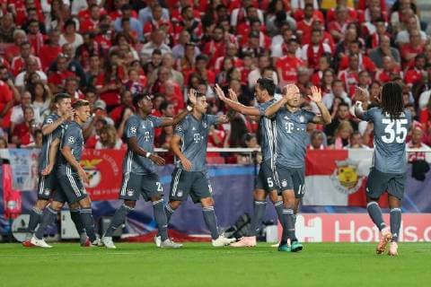 September 19, 2018 - Lisbon, Portugal - Bayern Munich s forward Robert Lewandowski from Poland celebrates with teammates after scoring during the UEFA Champions League Group E football match SL Benfica vs Bayern Munich at the Luz stadium in Lisbon, Portugal on September 19, 2018. UEFA Champions League Group E football match SL Benfica vs Bayern Munich - ZUMAf123 20180919_zap_f123_003 Copyright: xPedroxFiuzax