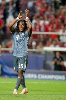 Renato Sanches Bayern München Muenchen 35 thanks the fans for the 0 2 Benfica vs Bayern Munich Muenchen Football Champions League Group stage 19 09 2018 Benfica vs FC Bayern Muenchen vs Soccer Champions League Group stage 19 09 2018 Lisbon Copyright: xLanger Eibner-Pressefotox EP_HLR