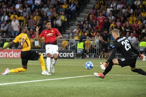 Soccer UEFA Champions League BSC Young Boys Manchester United FC Berne Switzerland 19 09 2018 Football UEFA Champions League Season 2018 2019 BSC Young Boys Manchester United FC Manchesters Anthony Martial mitte scores against YB goalkeeper David von Ballmoos to score 0-3