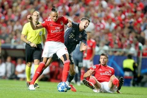 Ljubomir Fejsa Benfica Lisbon 5 Robert Lewandowski Bayern Munich 9 Benfica Lisbon vs Bayern Munich Muenchen Soccer Champions League Group stage 19 09 2018 Benfica vs FC Bayern Muenchen vs Soccer Champions League Group stage 19 09 2018 Lisbon Copyright: xLanger Eibner-Pressefotox EP_HLR