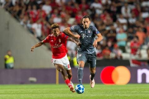Lisbon Portugal 19 09 2018 UEFA Champions League 2018 19 Season Group Stage Group E 1 Gameday Benfica Lisbon FC Bayern Muenchen Gedson Fernandes Lisbon and Mats Hummels FCB in a duel DeFodi053