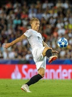 19th September 2018, Mestalla, Valencia, Spain; UEFA Champions League football, Valencia versus Juventus; Wass of Valencia tries to control a high ball  ActionPlus12063913 PedroxSalado