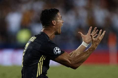 September 19, 2018 - Valencia, Valencia, Spain - Cristiano Ronaldo of Juventus reacts after taking a red card during the UEFA Champions League group H match between Valencia CF and Juventus at Mestalla on September 19, 2018 in Valencia, Spain Valencia v Juventus - UEFA Champions League  - ZUMAn230 20180919_zaa_n230_194 Copyright: xDavidxAliagax