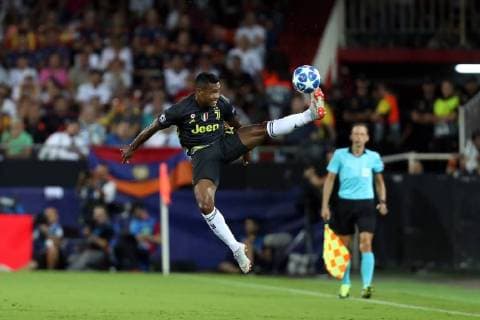 September 19, 2018 - Valencia, Spain - Alex Sandro of Juventus FC during the UEFA Champions League, Group H football match between Valencia CF and Juventus FC on September 19, 2018 at Mestalla stadium in Valencia, Spain Football - UEFA Champions League - Valencia CF vs Juventus FC  - ZUMAb169 20180919_zaa_b169_018 Copyright: xManuelxBlondeau Aop.Pressx